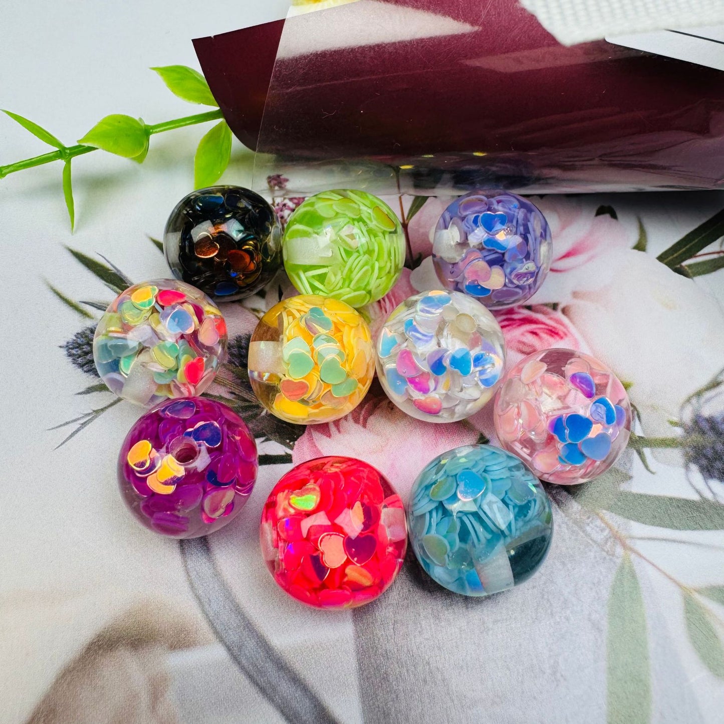 16mm Heart - shaped Sequin Sparkling Resin Round Beads